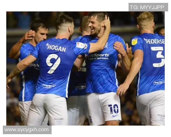 布里斯与女王巡游者的激烈对决揭示足球战术与团队精神的较量